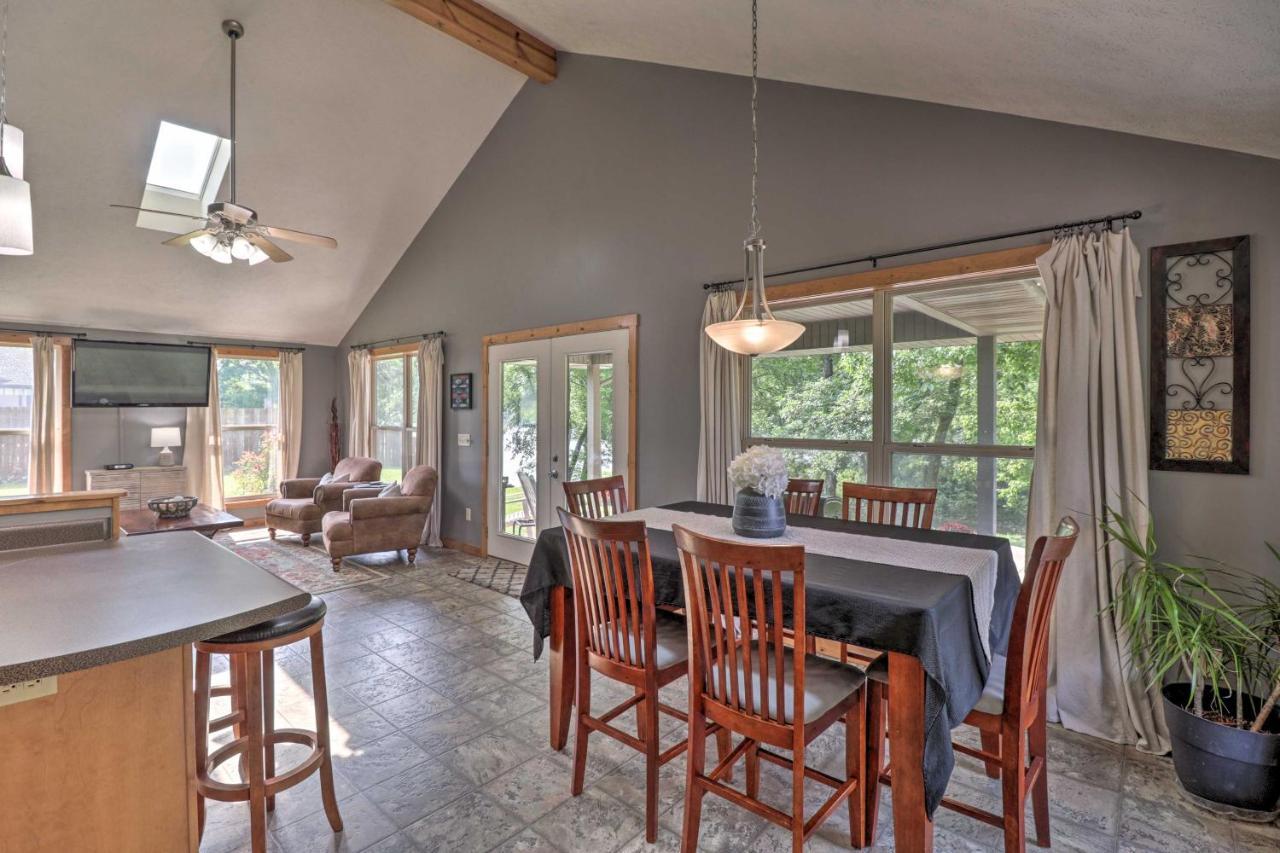 Mountain Home Cottage With Deck On White River! Gassville Bagian luar foto