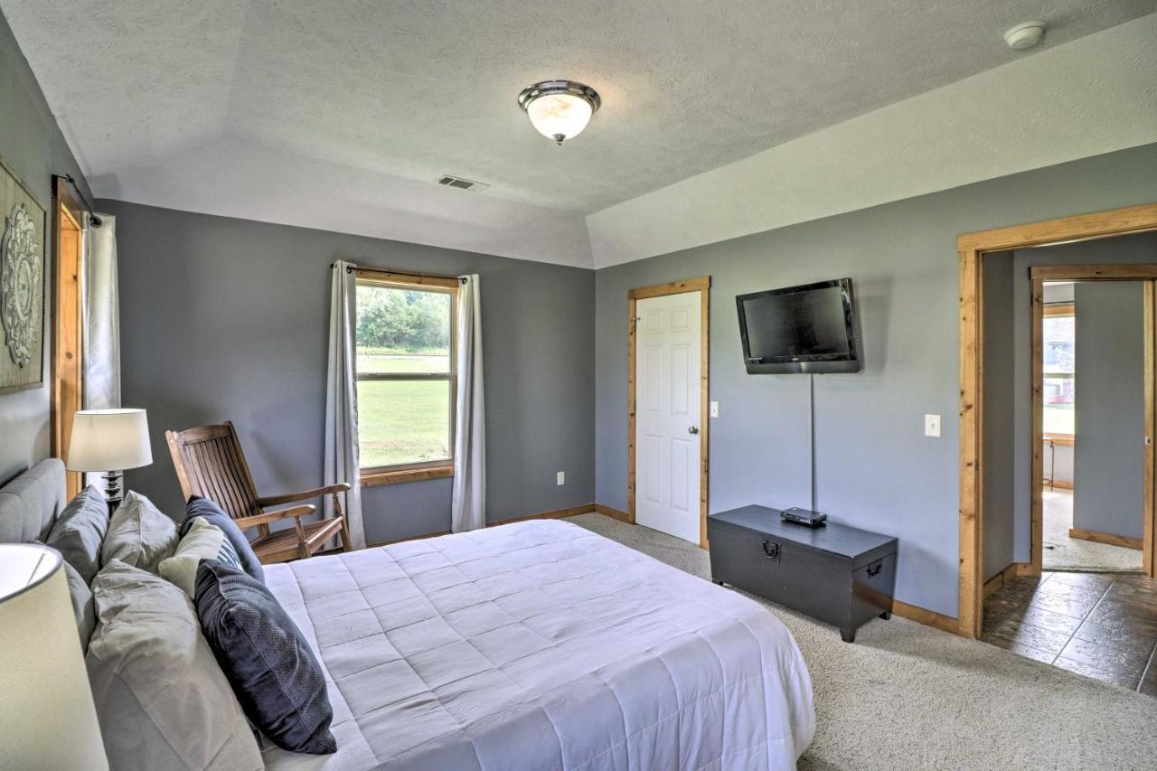 Mountain Home Cottage With Deck On White River! Gassville Bagian luar foto