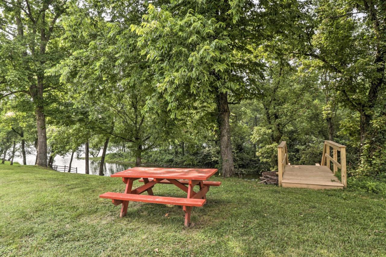 Mountain Home Cottage With Deck On White River! Gassville Bagian luar foto