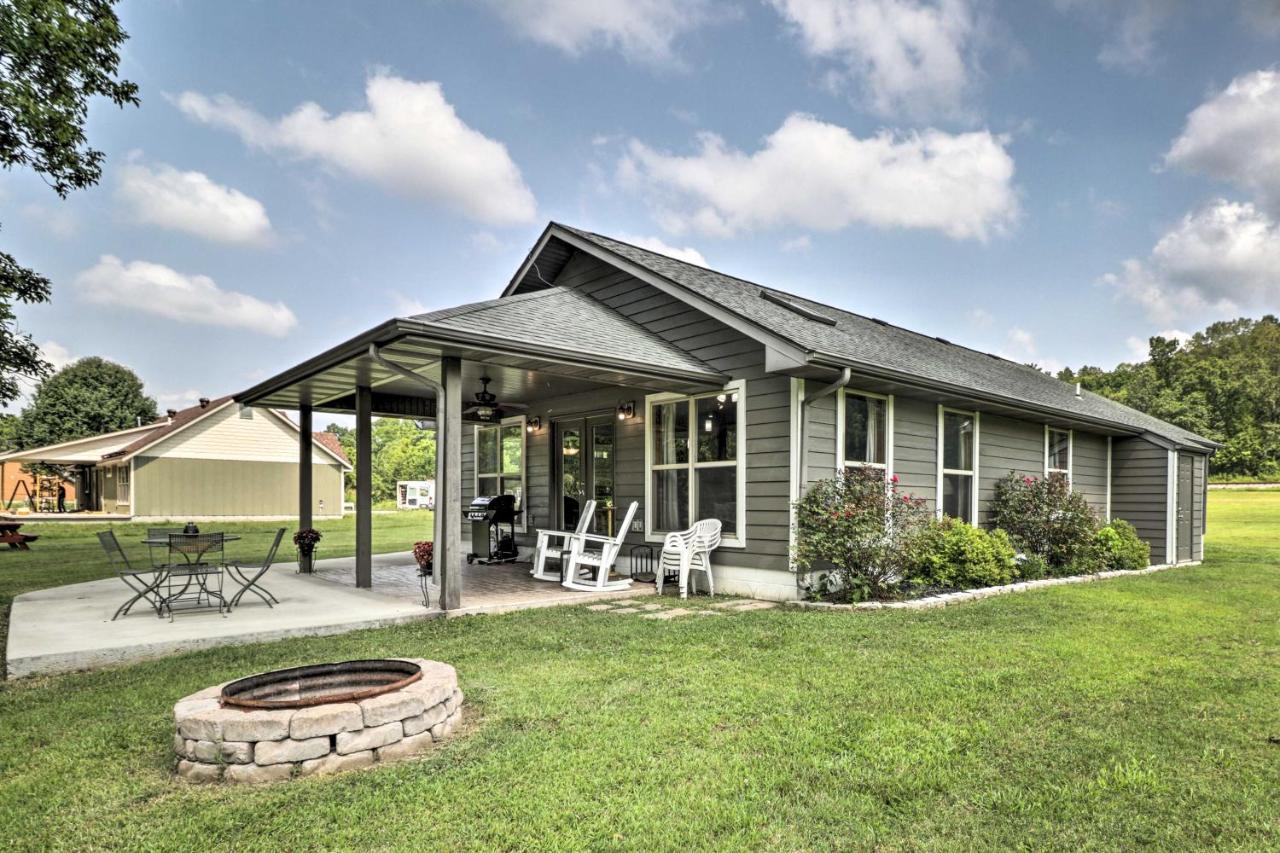 Mountain Home Cottage With Deck On White River! Gassville Bagian luar foto