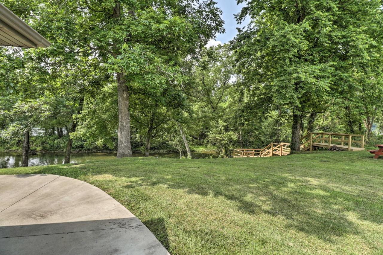 Mountain Home Cottage With Deck On White River! Gassville Bagian luar foto