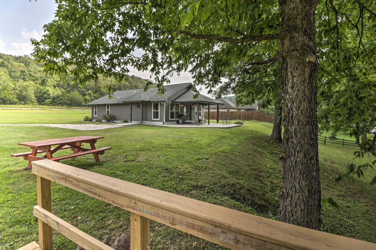 Mountain Home Cottage With Deck On White River! Gassville Bagian luar foto